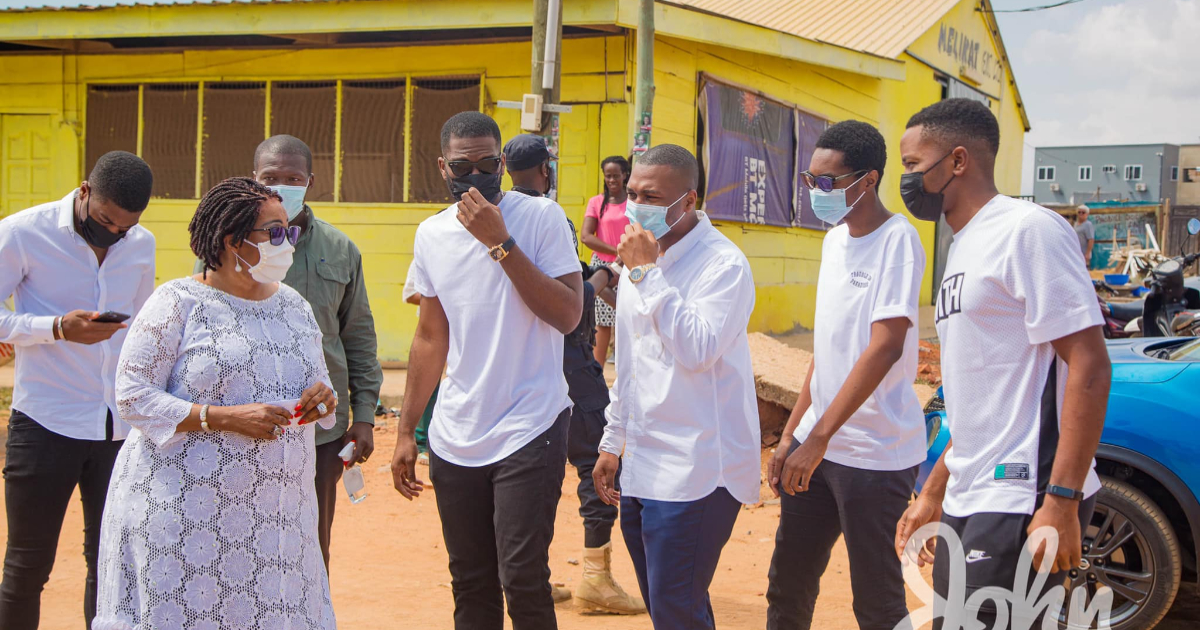 Election 2020: Photo drops as Lordina Mahama casts her vote with her 4 children