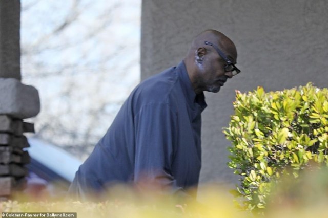Sad photos of Kobe Bryant’s father Joe Bryant pop up after Kobe's death