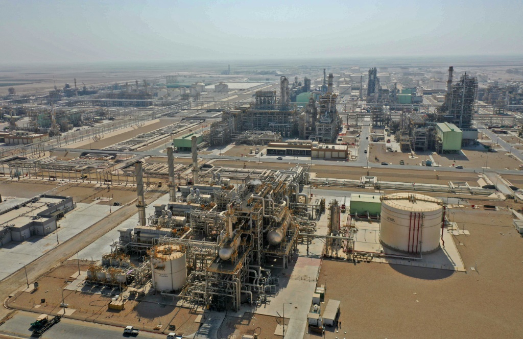 An oil refinery on the outskirts of Karbala, Iraq -- the country's oil income enables it to fund reconstruction