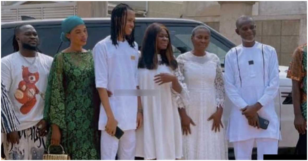 Yaa Jackson: Pregnant young actress looks stunning in white dress during alleged traditional ceremony