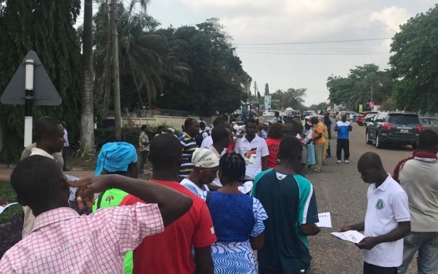 GH₵420K Fee: NDC supporters queue to donate to Mahama
