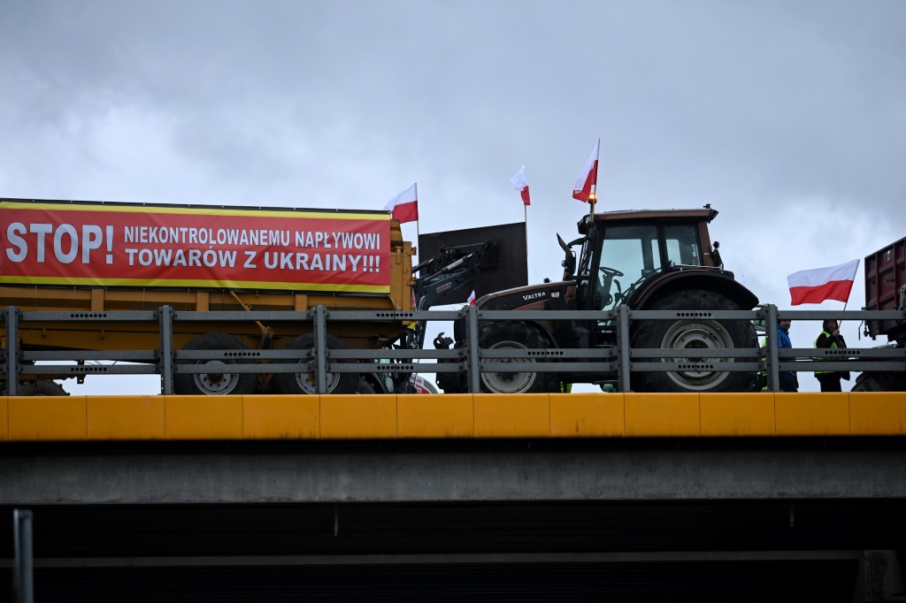 Polish farmers began blocking three border crossings this month