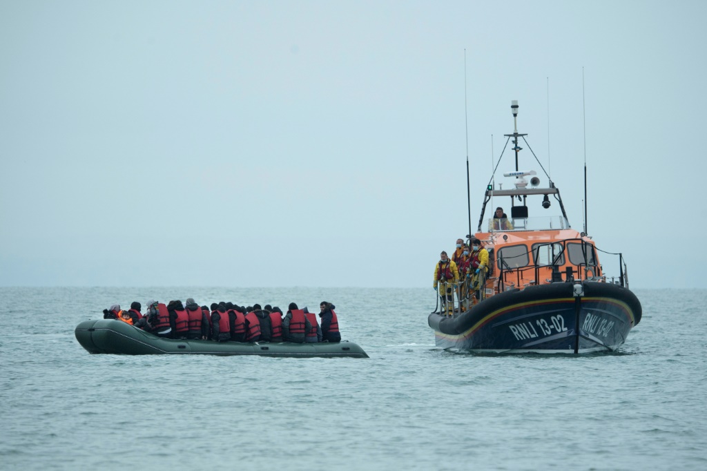 A total of 27 migrants drowned trying to cross the Channel to southern England from northern France on November 24, 2021