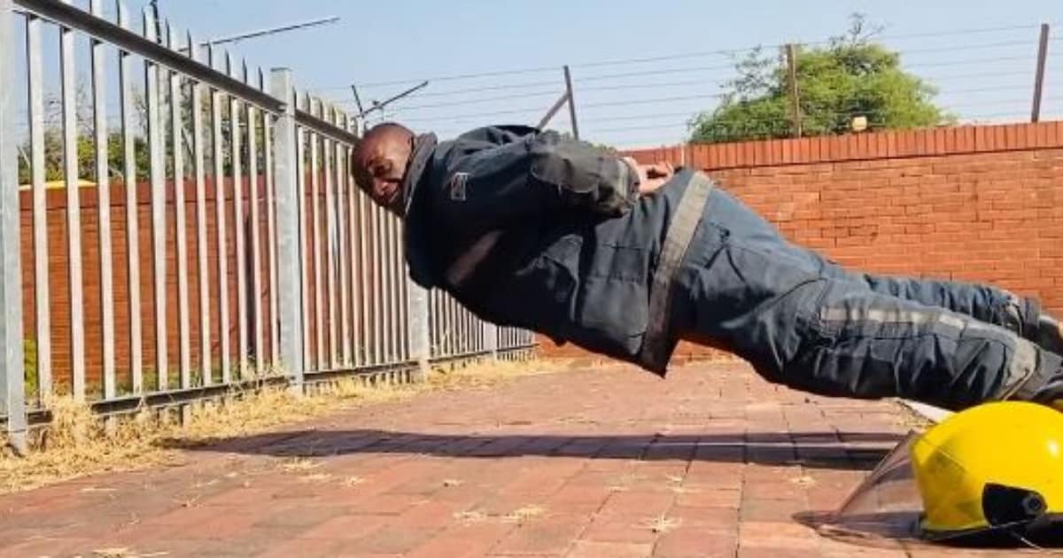 Firefighter's hilarious pushup video has SA in stitches "Witchcraft"