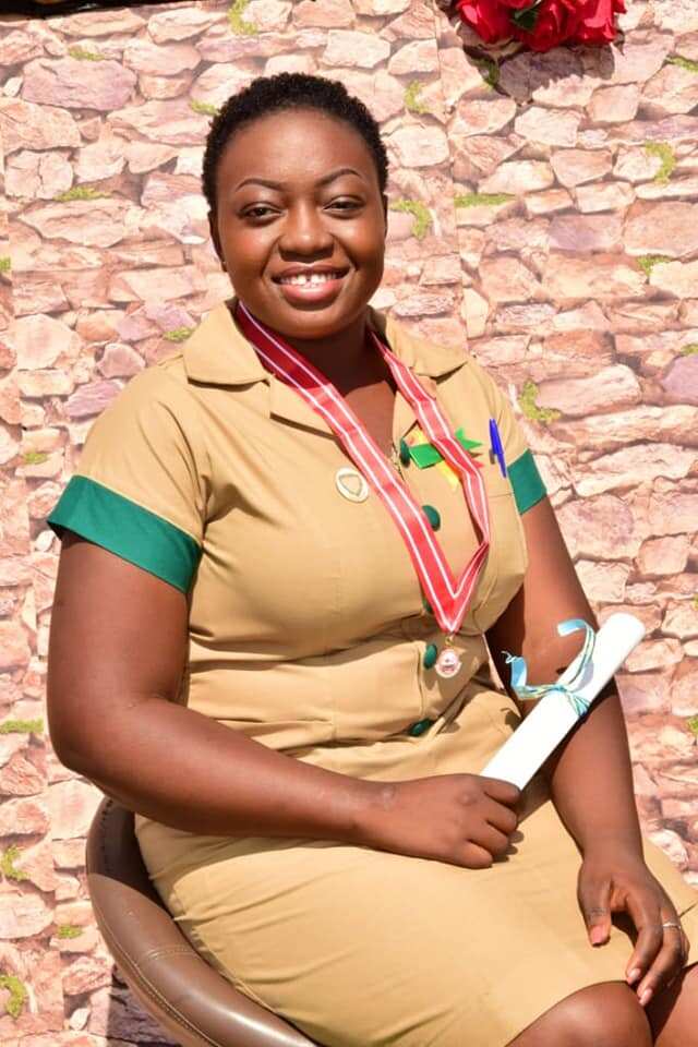 Beautiful curvy Ghanaian nurse causes serious stir; share 'crazy' photos to mark b'day