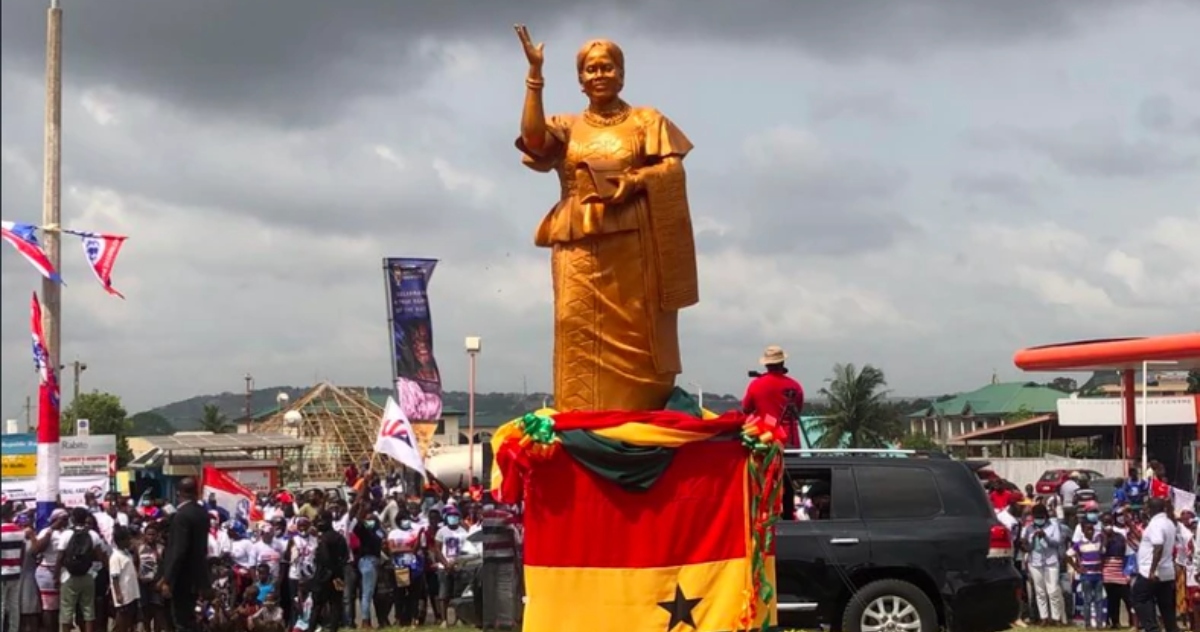 Akufo-Addo unveils statue of former late MP Theresa Tagoe in Dansoman