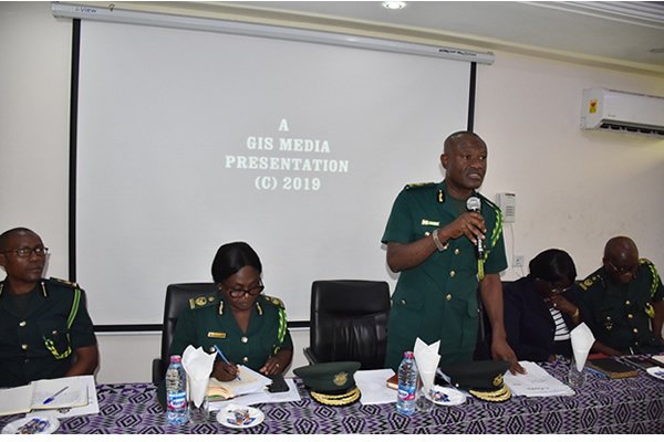 6 GIS officers honoured for rejecting GHC25,000 bribe from smugglers