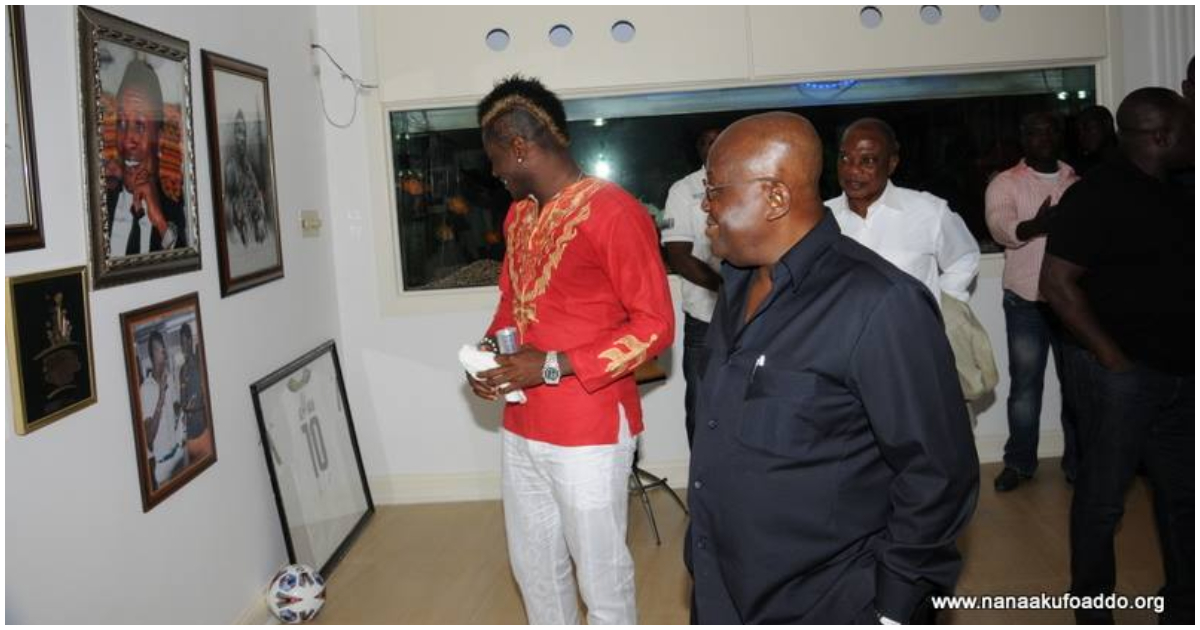 Asamoah Gyan takes Nana Akufo-Addo on a tour of his house