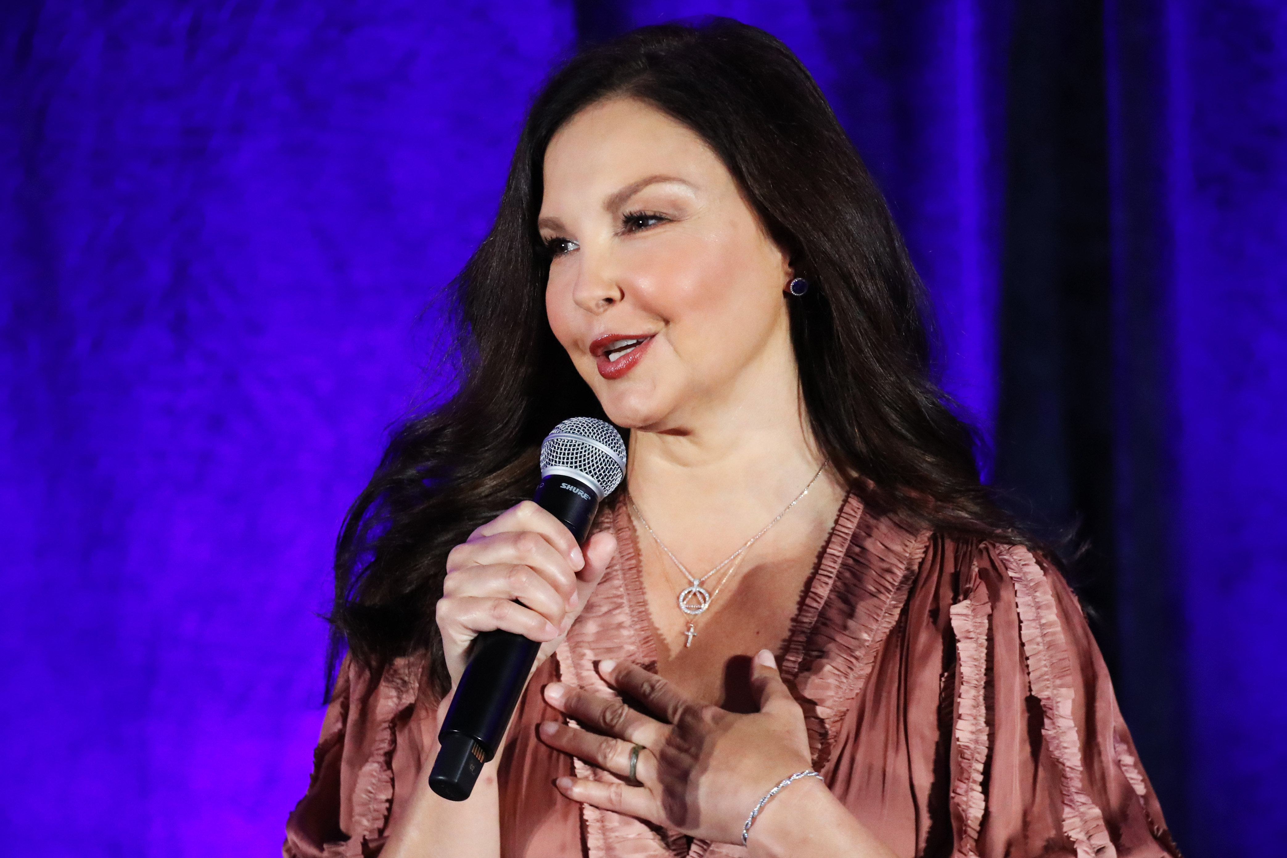 Ashley Judd's face accident