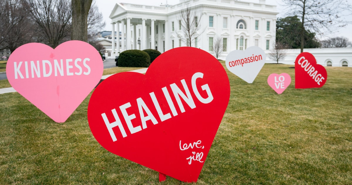 POTUS and FLOTUS decorate White House lawn with hearts for Valentines Day