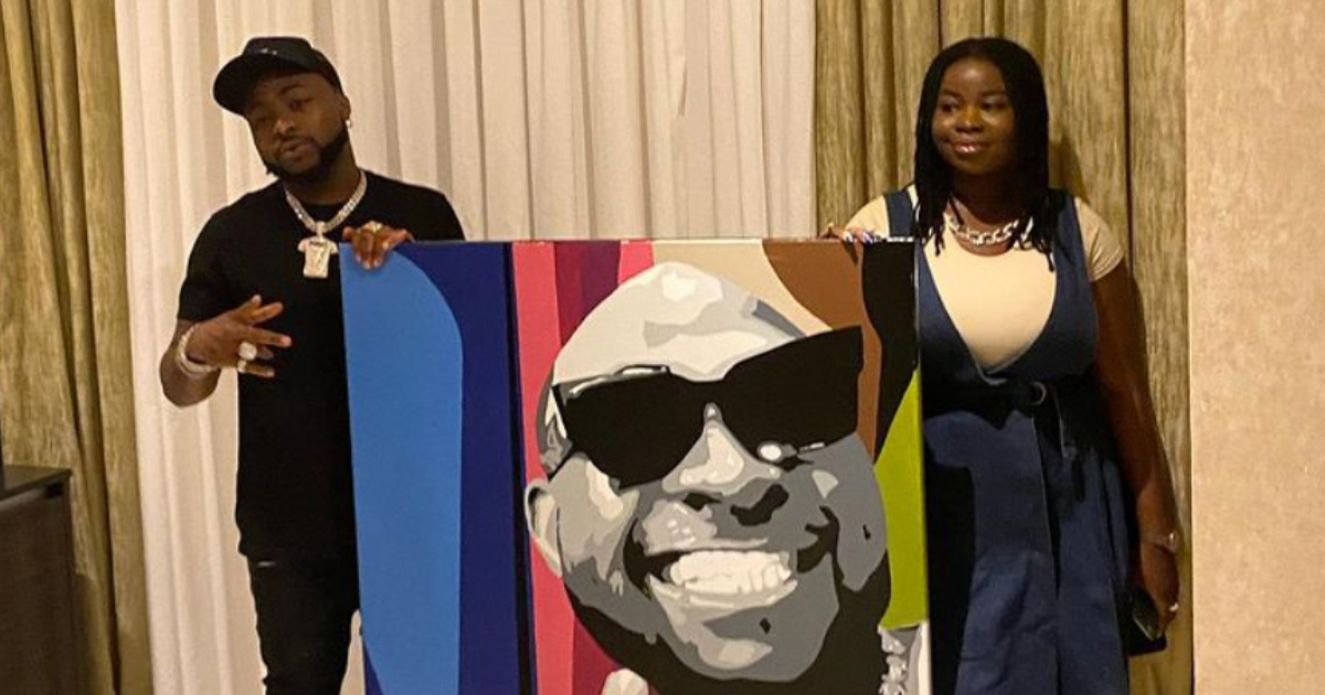 Talented Ghanaian female muralist draws Davido; presents beautiful painting to him