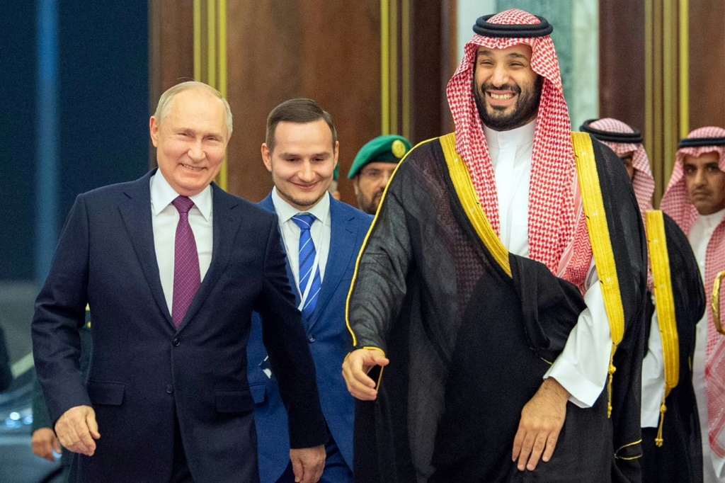 Russia and Saudi Arabia have agreed to extensive oil export cuts into 2024
