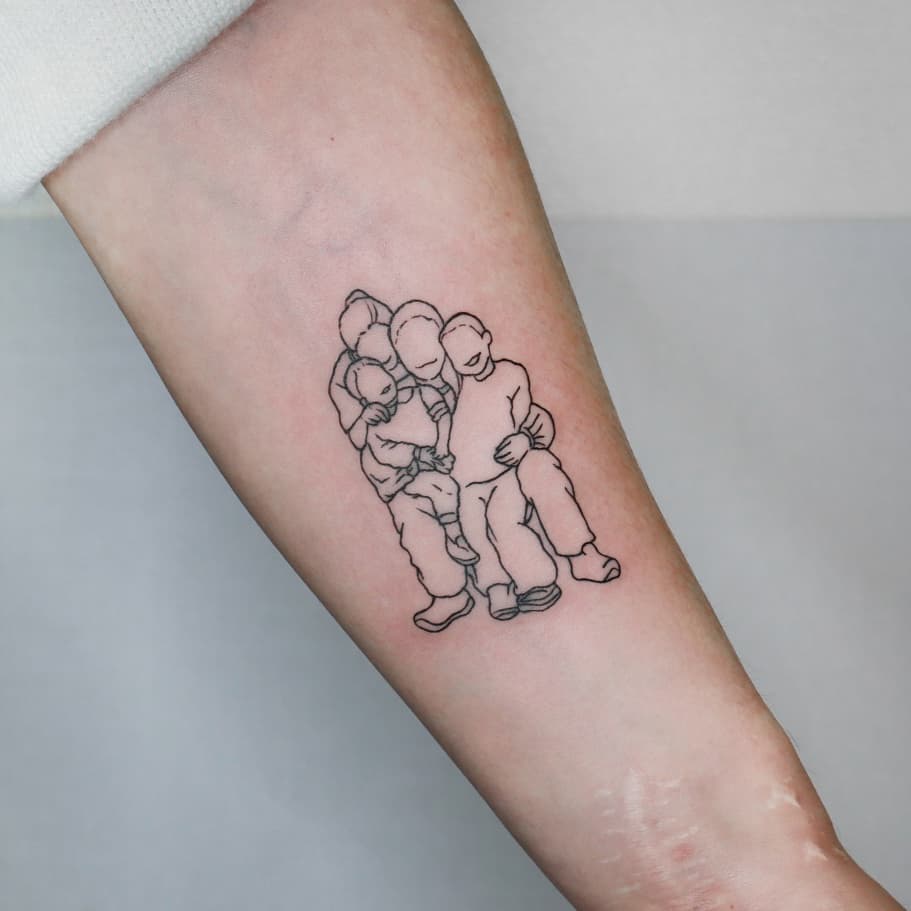 50+ meaningful family tattoo ideas to commemorate your bond - Legit.ng