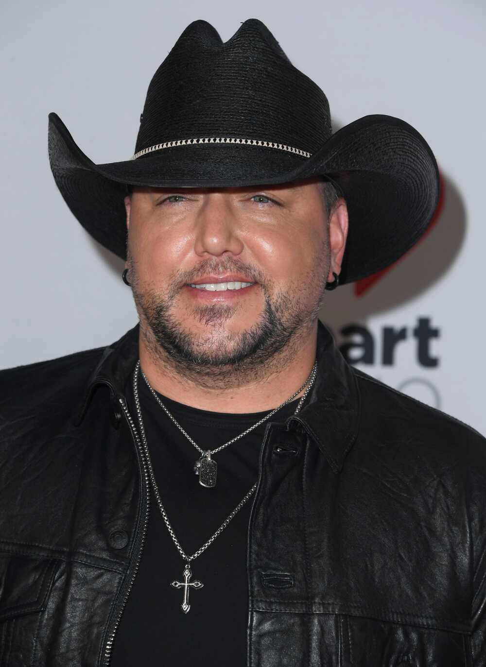 who are the most popular male country singers today?