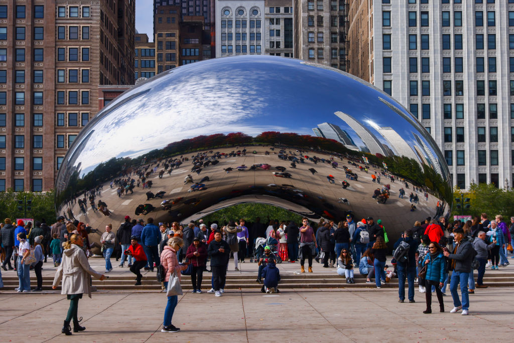 The Cloud Gate sculpture in Chicago