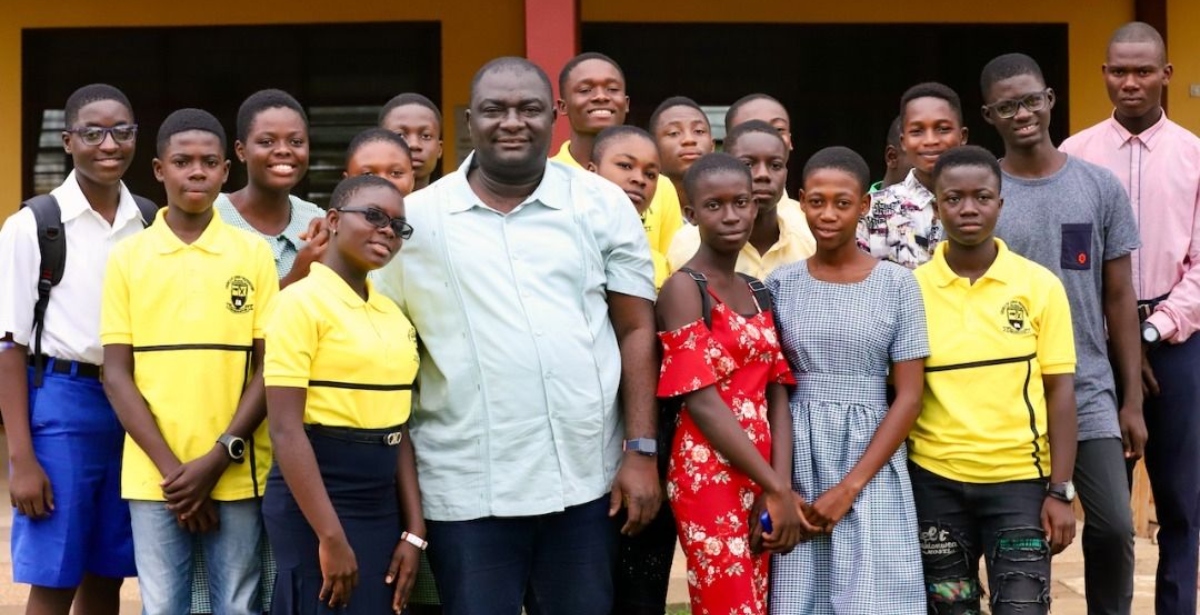 Mpraeso MP Davis Ansah Opoku gives GHc30k to 60 best BECE candidates in his constituency