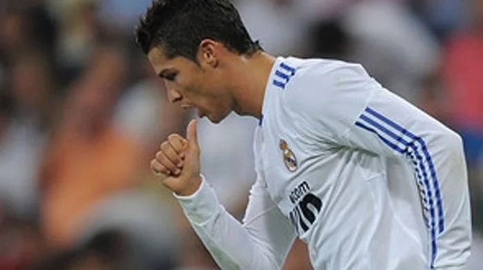 Bizarre! See 6 footballers who lick their thumb while celebrating a goal (photos)